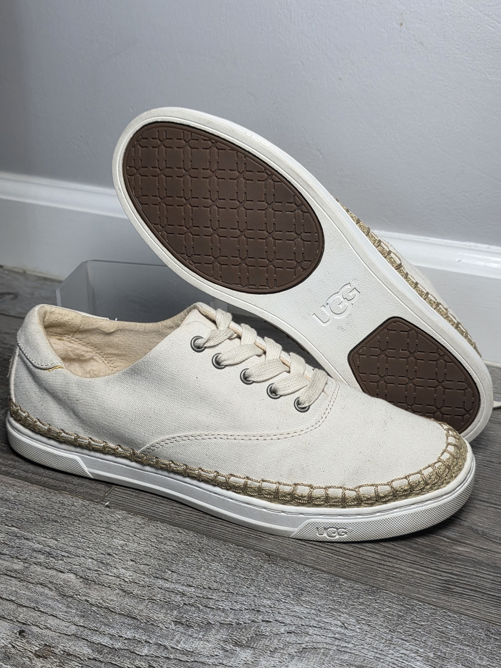 UGG Women's Eyan II Canvas Jute Espadrille Sneakers Sz 9.5